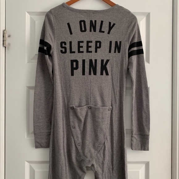 💕 VS Onesie - Picture 2 of 6